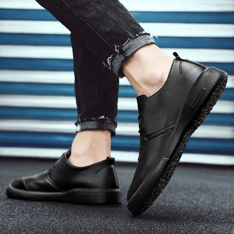 Herrenschuhe aus Leder mit weicher Sohle für große Zehen