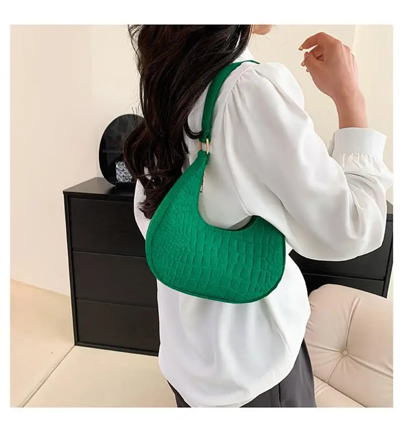 Pure Felt Leisure Unterarm-Satteltasche „Crescent“