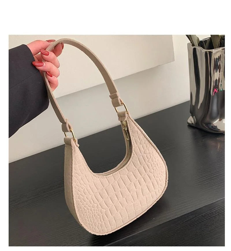 Pure Felt Leisure Unterarm-Satteltasche „Crescent“