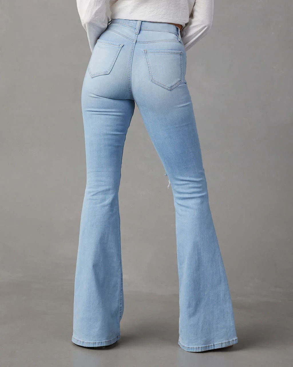 Schlanke Jeanshose mit Lochmuster und hoher Taille für Damen