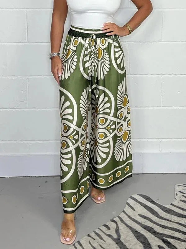 Sommerliche Satinhose mit weitem Bein