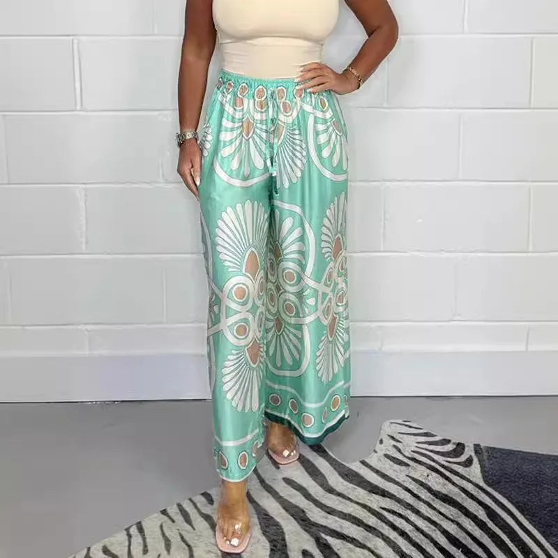 Sommerliche Satinhose mit weitem Bein