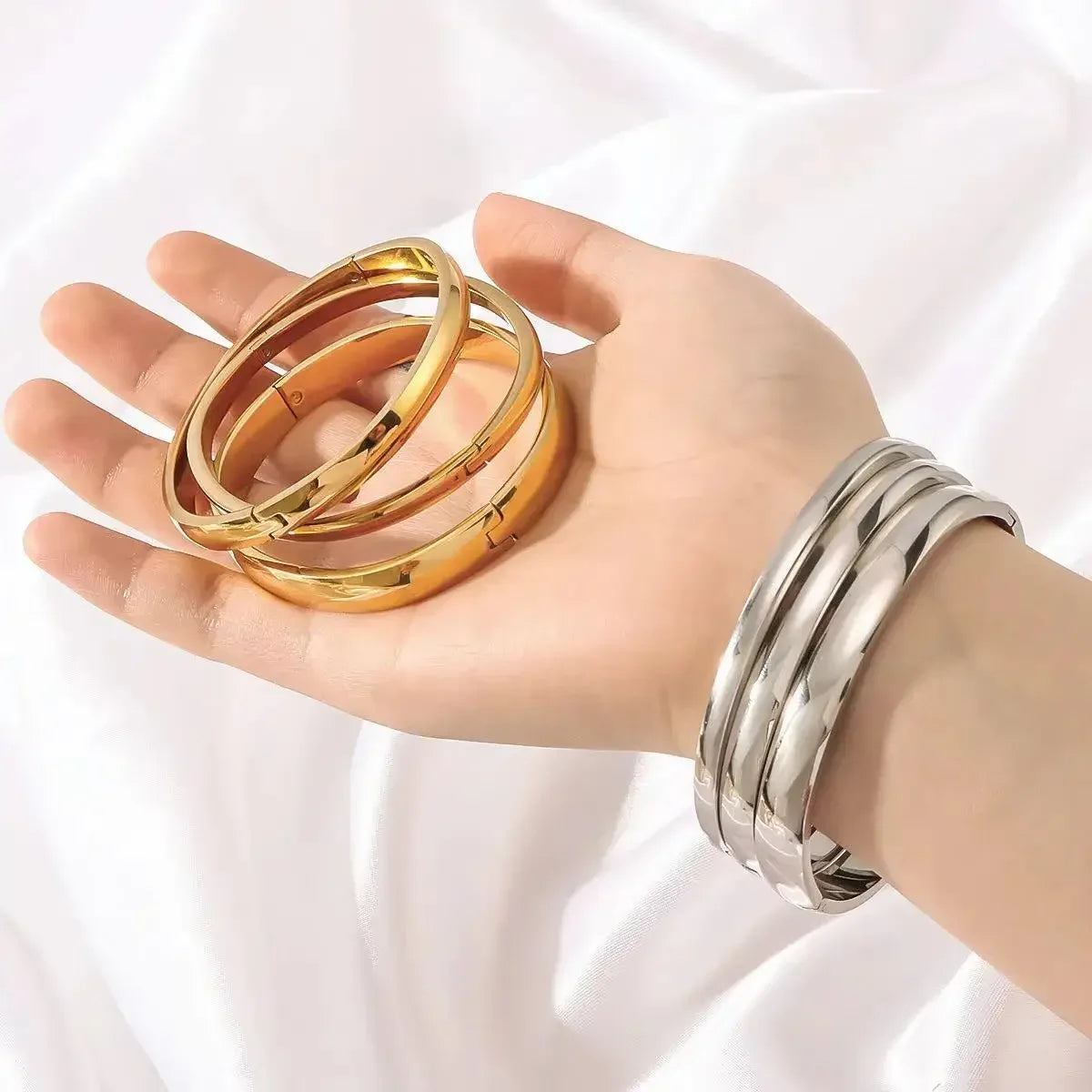 New Minimalist Stainless Steel Pure Gold Plated Plain Pattern Bracelet