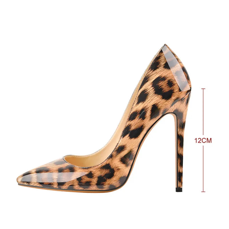 Damen Pumps mit spitzer Spitze und schmalem Absatz