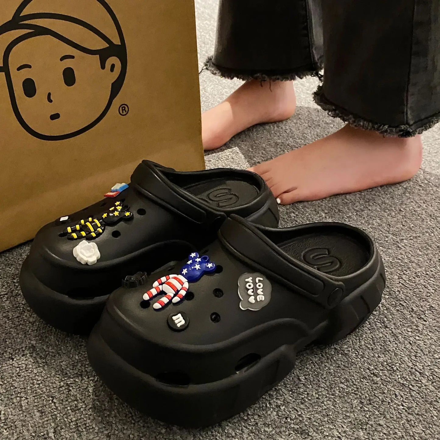 Neue dicke, explosive Sandalen mit Erhöhung