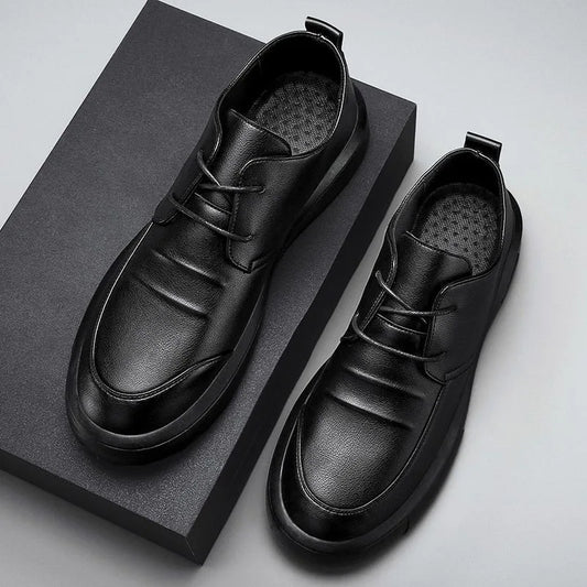 Herrenschuhe aus Leder mit weicher Sohle für große Zehen