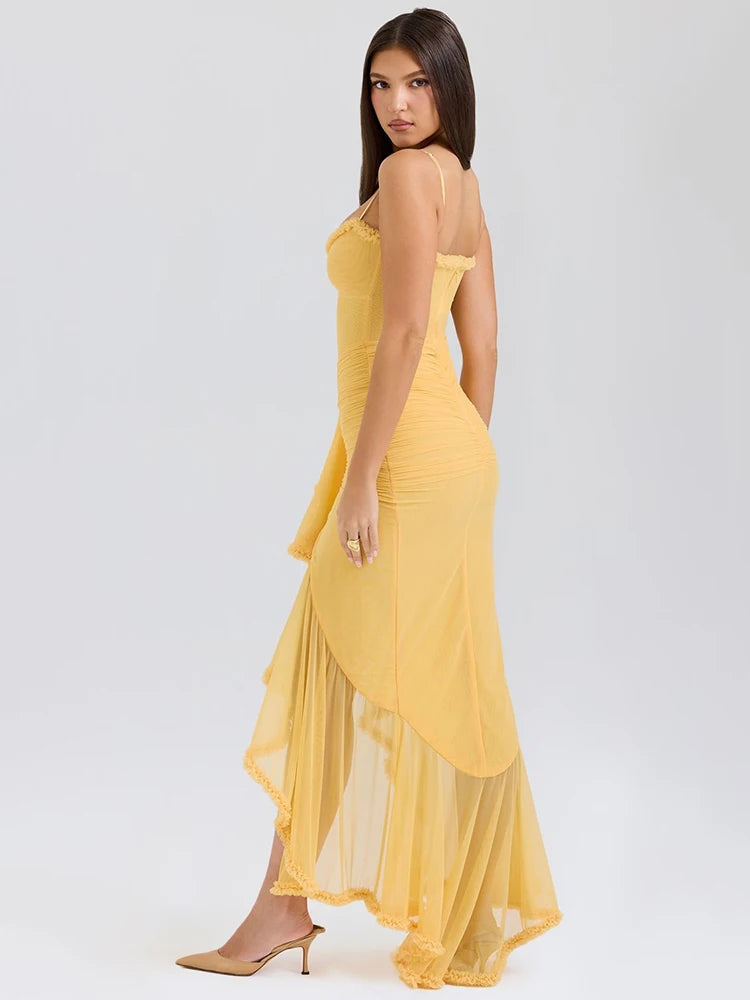 Gelbes ärmelloses rückenfreies Kleid mit Spaghettiträgern