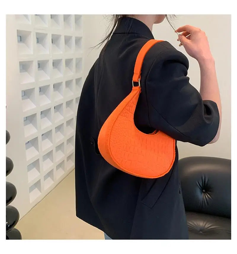 Pure Felt Leisure Unterarm-Satteltasche „Crescent“