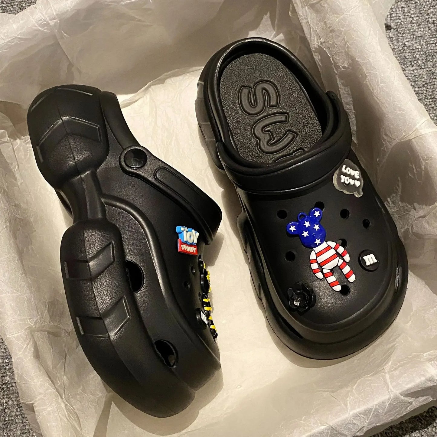 Neue dicke, explosive Sandalen mit Erhöhung