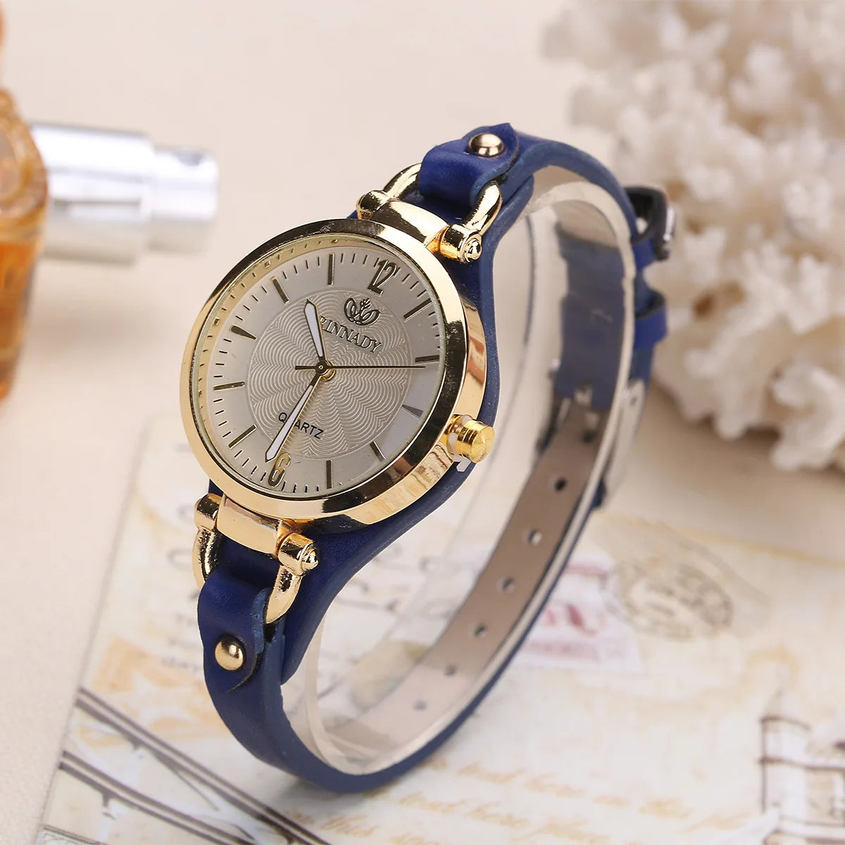 High Quality Women Leather Strap Quartz Watches