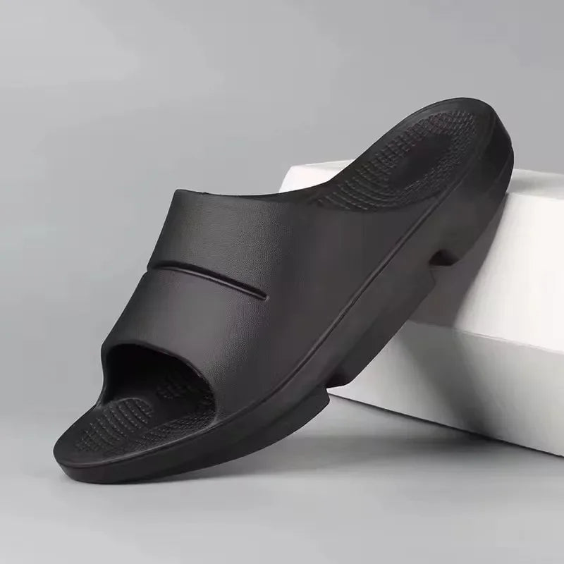 Herren Sandalen mit weicher Sohle für den Innen- und Außenbereich