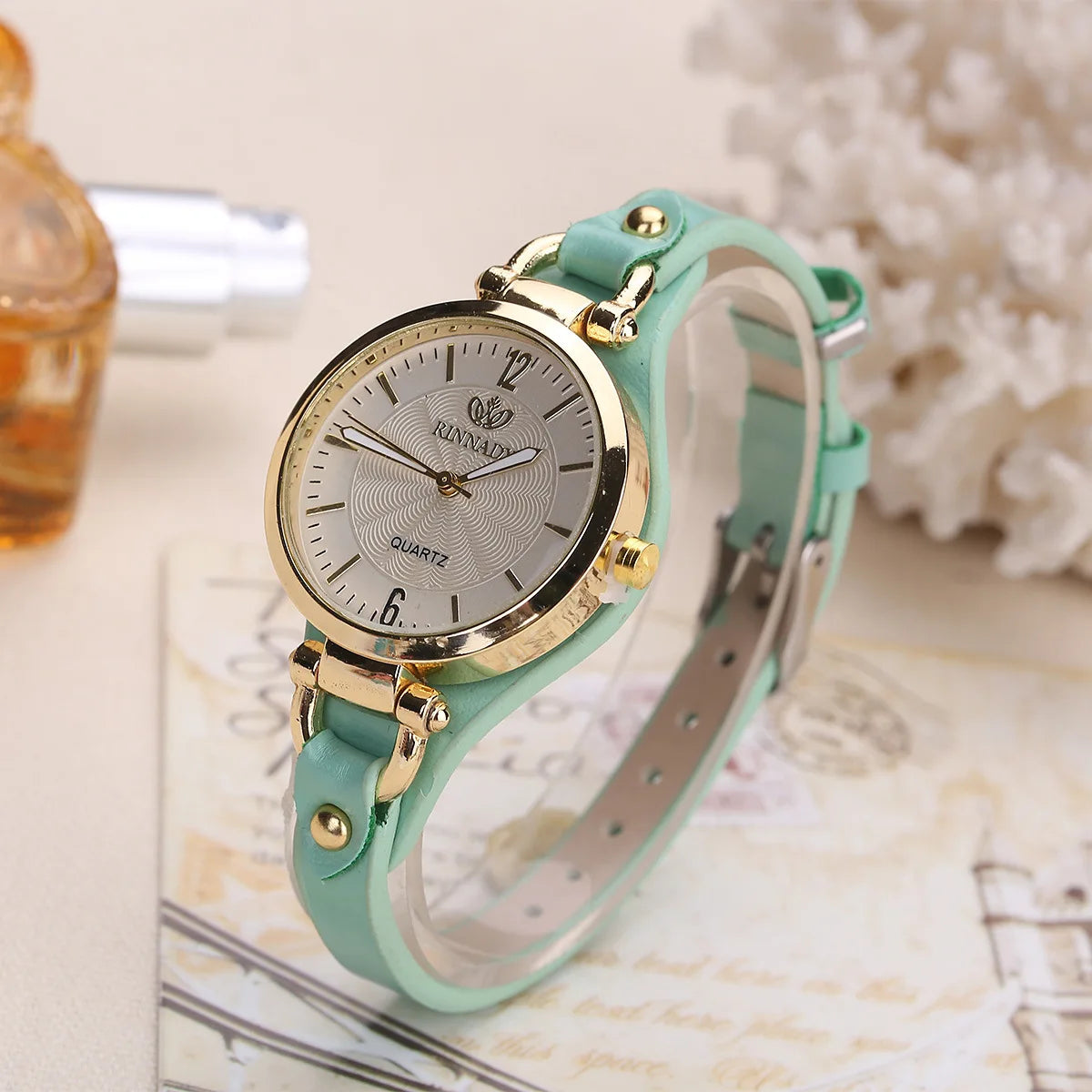 High Quality Women Leather Strap Quartz Watches