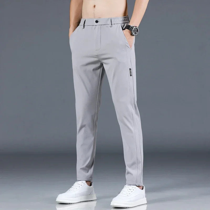 Neue dünne Stretchhose aus Eisseide für den Sommer