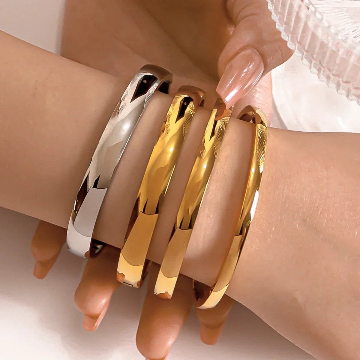 New Minimalist Stainless Steel Pure Gold Plated Plain Pattern Bracelet