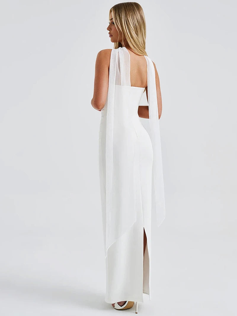 Neues, figurbetontes, rückenfreies, langes Kleid mit Rüschen
