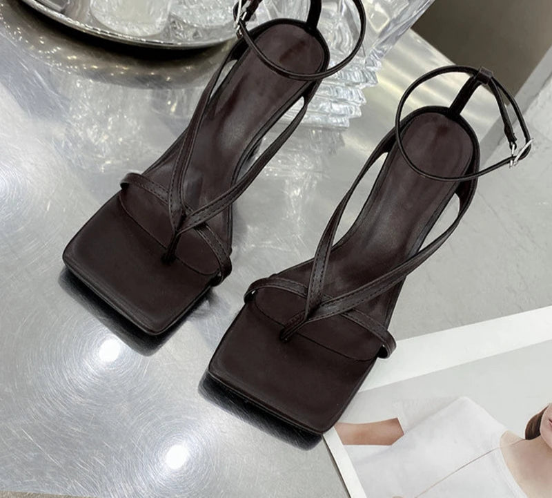 New Fashion Pinch Narrow Band Women Sandals