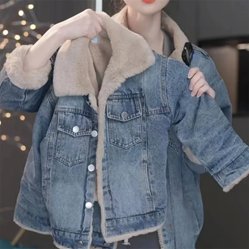Neue lässige, dicke Jeansjacke aus Samt in Plusgröße